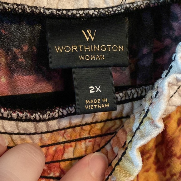 High Ruffle Neck Tank - Picture 4 of 4